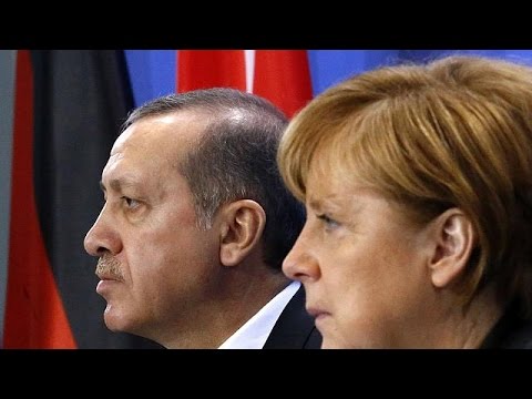 قصيدة هجائية لإعلامي ألماني تتعرض لأردوغان تهدد العلاقات مع ألمانيا
