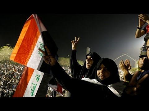 المتظاهرون يخلون مقر البرلمان العراقي