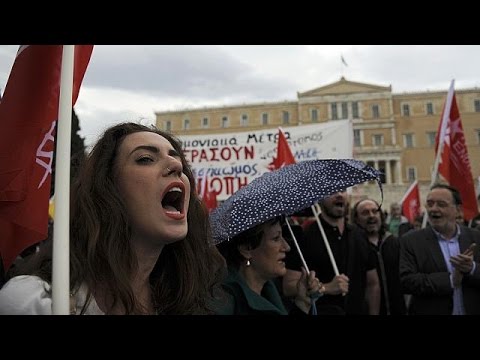 بالفيديو البرلمان اليوناني يتبنى اجراءات تقشف جديدة