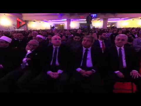 نجوم المجتمع يشاركون في احتفالية عيد الميلاد