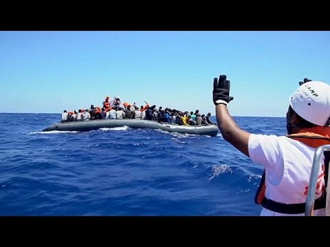 بالفيديو شاهد انقاذ آلاف المهاجرين في المتوسط خلال يوم واحد