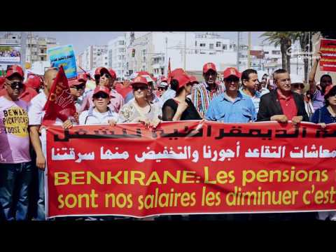 شاهد المعطلون والمنظمة الديموقراطية للشغل يحتجون ضد بنكيران