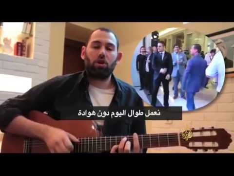 شاهد حملة تواقيع لناشطين في روسيا لإقالة مدفيدف