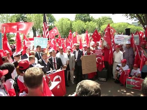 فعاليات تضامنية مع الحكومة التركية في أميركا وصربيا