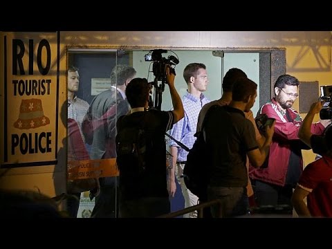 شاهد السباح الأميركي جيمي فيجين يدفع غرامة مالية