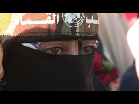 القسام يكشف عن معاملته للأسرى الاسرائيليين