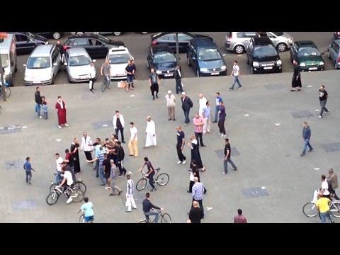 بالفيديو مشاجرة بالسيوف في أحد شوارع الدار البيضاء