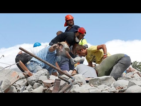 زلزال إيطاليا خلَّف 267 قتيلا و387 جريحا