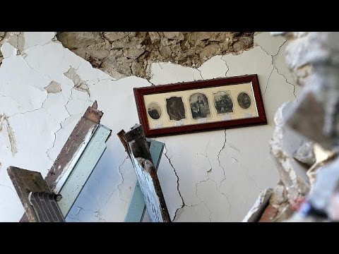 أحد الناجين من الزلزال يروي قصته في إيطاليا