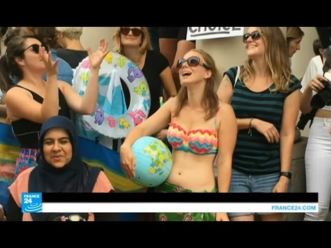 بالفيديو احتجاج أمام السفارة الفرنسية في لندن