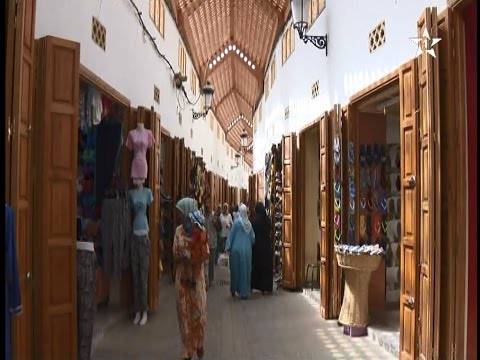 الباعة يفتتحون سوق السباط