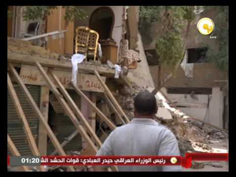 بالفيديو لقطات حية إثر إنهيار عقار في منطقة الزاوية الحمراء