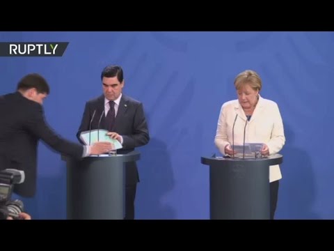 شاهد خوف الرئيس التركمانستاني من السمّ يدهش الألمان
