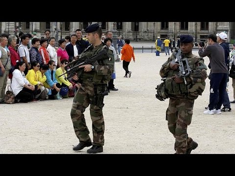 اعتقال صبي عمره 15 عاما للاشتباه بتخطيطه هجوما في باريس