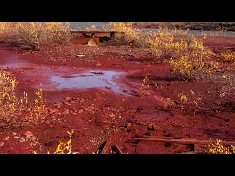 شاهد مصنع تعدين وراء إحمرار نهر في سيبيريا