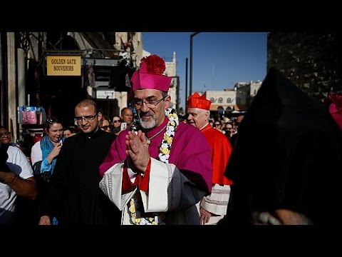 القس بييرباتيستا بيتزابالا يتسَلّم مهامه كمدبَر رسولي