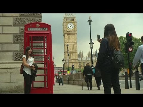 تحويل أكشاك الهاتف الحمراء الشهيرة في بريطانيا إلى مكاتب