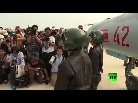 كوريا الشمالية تنظم أول عرض جوي عام