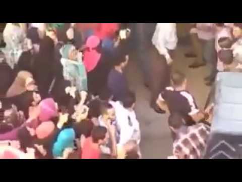 شاهد لحظة القبض على مجرم متخصص في خطف الأطفال