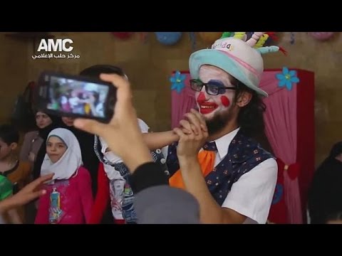 مقتل مهرج حلب في قصف للقوات الحكومية