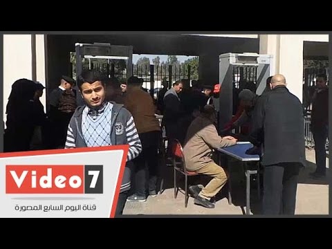 المواطنون يتوافدون على معرض القاهرة للكتاب