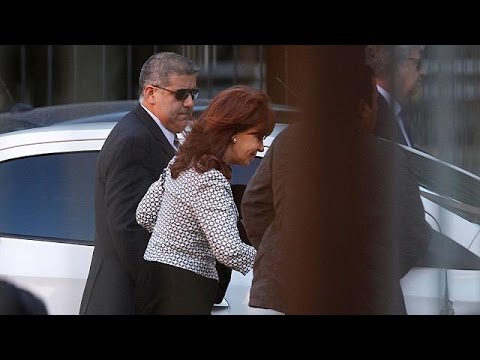رئيسة الأرجنتين السابقة كريستينا فرنانديز تحت مجهر القضاء