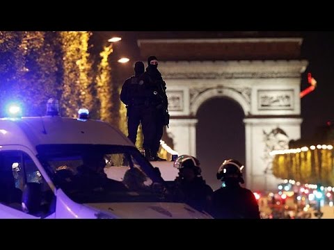 شاهد خبير يؤكد أن هجوم الشانزليزيه سيعزّز موقف مرشحي اليمين