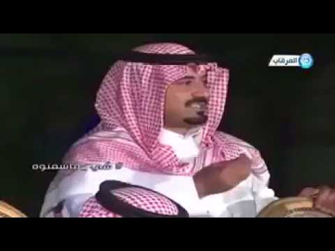 لحظة اقتحام شاعر لاستوديو قناة تلفزيونية على الهواء