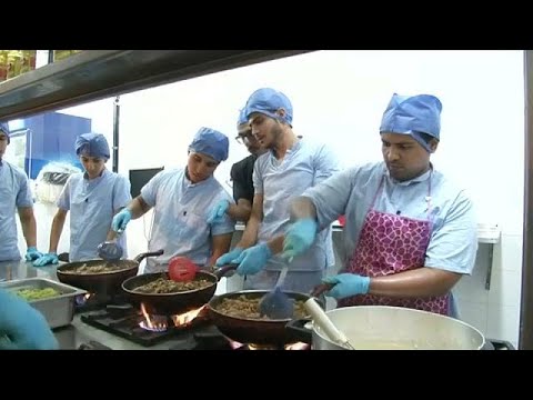 شاهد مطعم دكتور كبدة على شكل غرفة عمليات