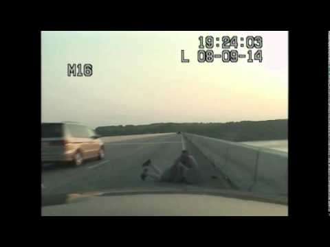 شرطي أميركي يفشل محاولة انتحار مختل عقليا