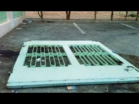 فيديو إصابة طفلة إثر سقوط الباب الحديدي للمدرسة عليها