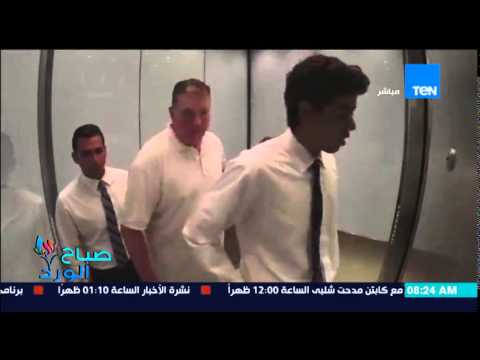 شاهد مقلب مرعب لرجل يقسم جسده إلى نصفين داخل الأسانسير