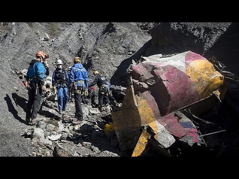 شاهد محققون يكشفون محاكاة لوبيتز هبوط سحيق لطائرة جيرمان آير وينغز