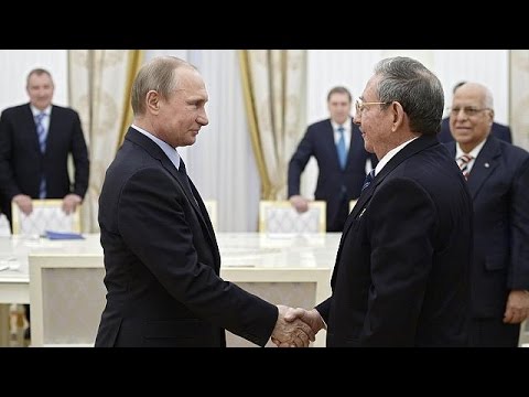 بالفيديو كاسترو يشارك في ذكرى الانتصار على النازيين
