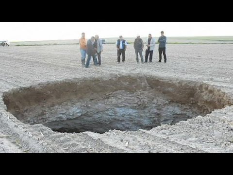 بالفيديو بالوعة تحدث هلعًا في قونية التركية