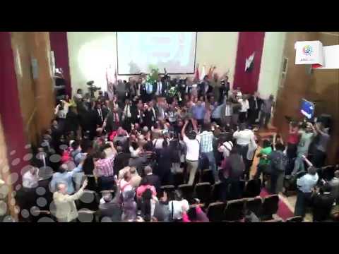 احتفال ورقص داخل اللجنة العليا للانتخابات بعد إعلان فوز السيسي