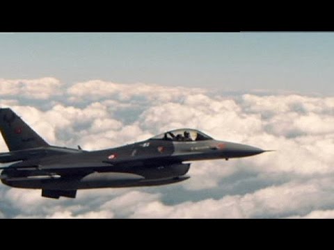 شاهد الطيران الحربي التركي يشنّ أولى غاراته ضد داعش في سورية
