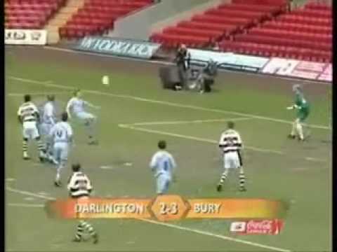 5 مواقف محرِجة تعرَّض لها نجوم الكرة المستديرة