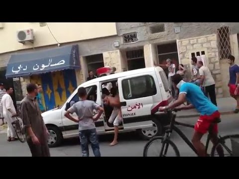 شاهد شاهد لحظة هروب مشرمل من سيارة الشرطة في المغرب
