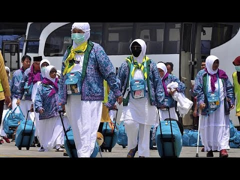 شاهد ملايين الحجاج يتوجهون إلى جبل عرفات