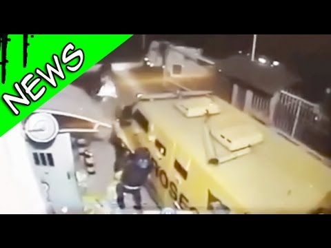 لصوص يسرقون الملايين من سيارة مصفحة
