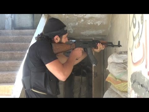 شاهد ثوار درعا يتصدون لمحاولات استعادة مدينة الشيخ مسكين الإستراتيجية
