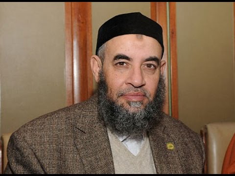 مخيون يهاجم