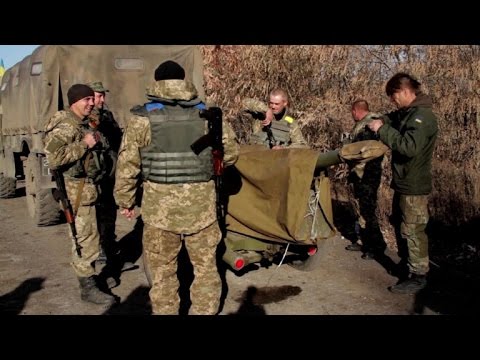 شاهد أوكرانيا تنهي سحب أسلحتها من شرق البلاد الانفصالي