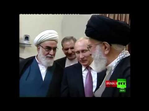 شاهد بوتين يهدي خامنئي نسخة عن أقدم قرآن في روسيا