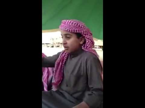 رجل يجبر أطفالًا على شرب حليب إبل مخلوط بـالبول