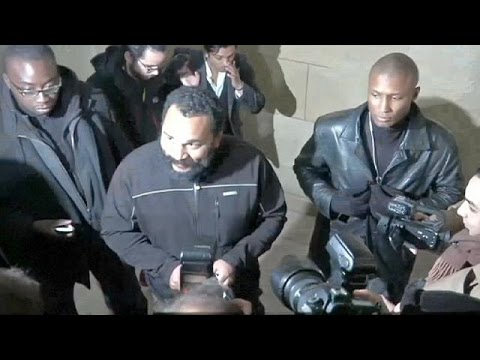 شاهدالحكم بسجن الفكاهي ديودونيه