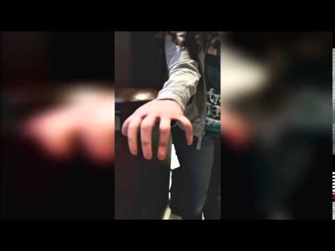 ماتفعله هذه الفتاة في أصابع لن تصدق ما تراه