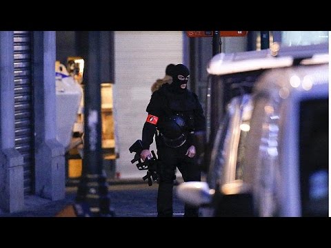 اعتقال شخصين في بروكسل على علاقة بهجمات باريس
