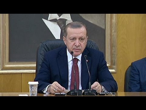 شاهد الرئيس التركي يعتبر الدعوة لمنح الأكراد حكمًا ذاتيًا خيانة